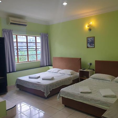 Borneo Gaya Lodge Кота Кинабалу Екстериор снимка