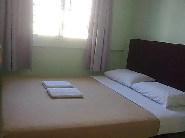 Borneo Gaya Lodge Кота Кинабалу Екстериор снимка